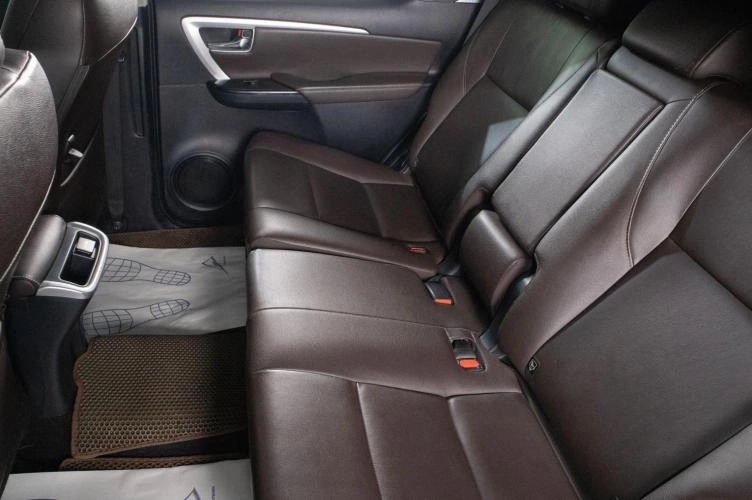 Toyota Fortuner 19 из 21