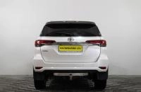 Toyota Fortuner 5 из 21