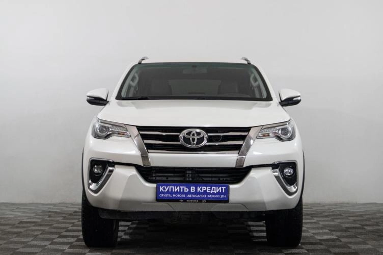Toyota Fortuner 2 из 5