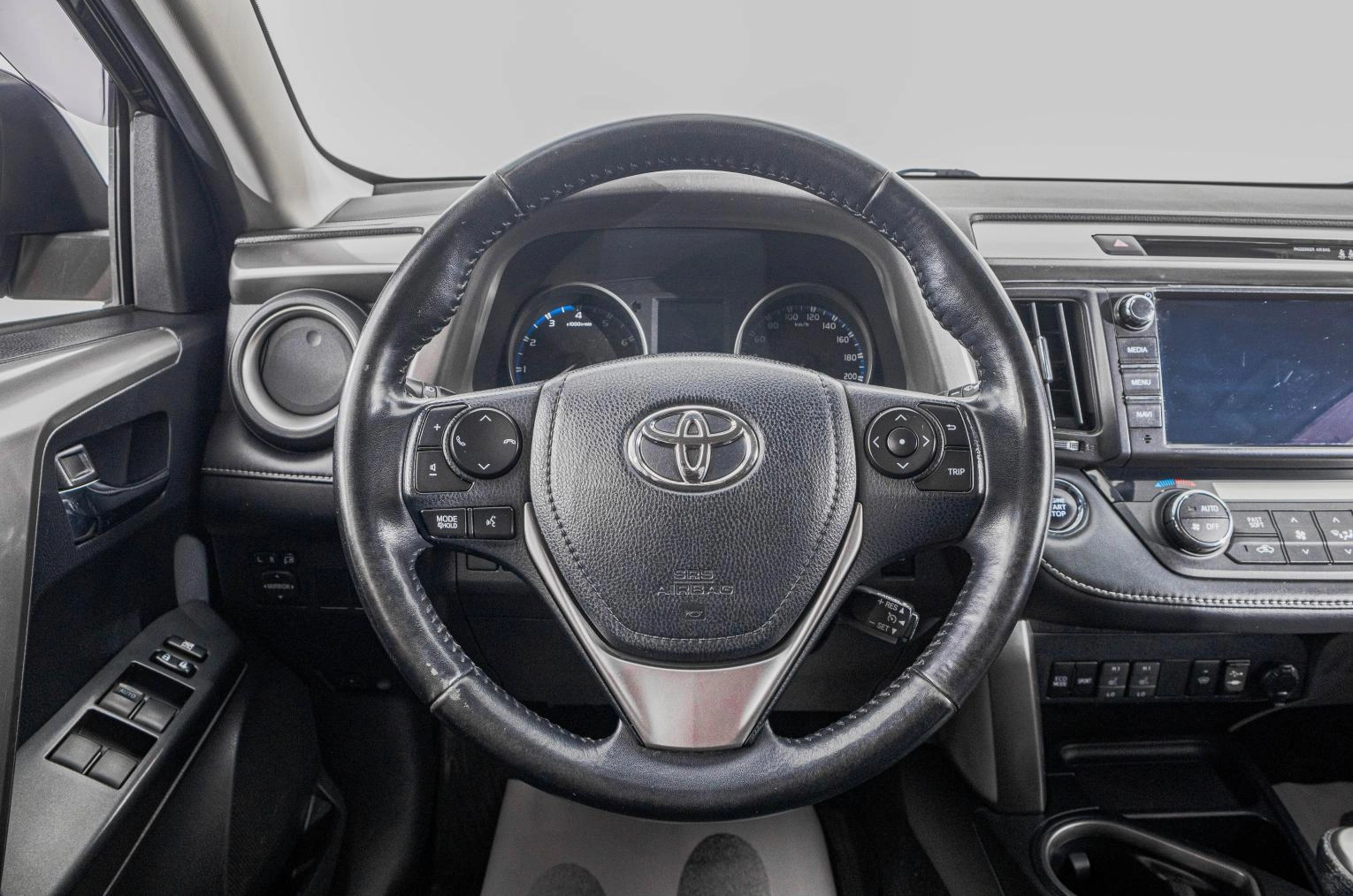 Toyota RAV4 14 из 30