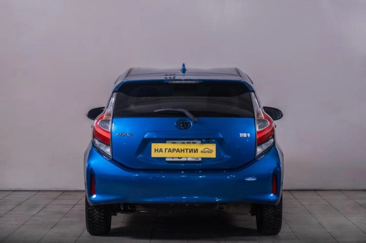 Toyota Aqua 4 из 6