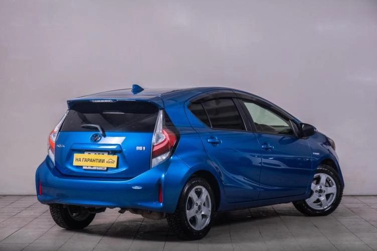 Toyota Aqua 6 из 6