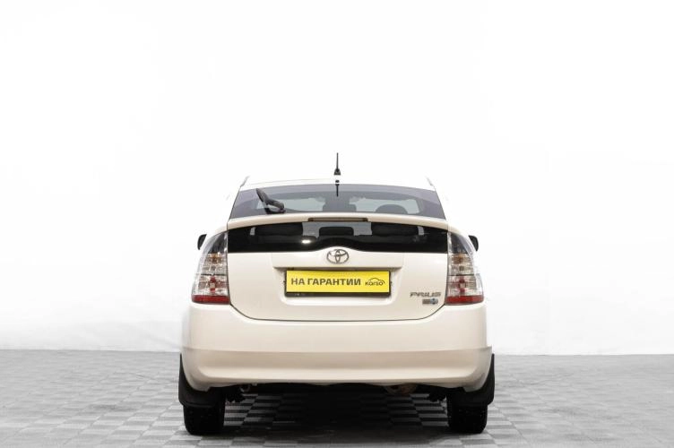Toyota Prius 5 из 6