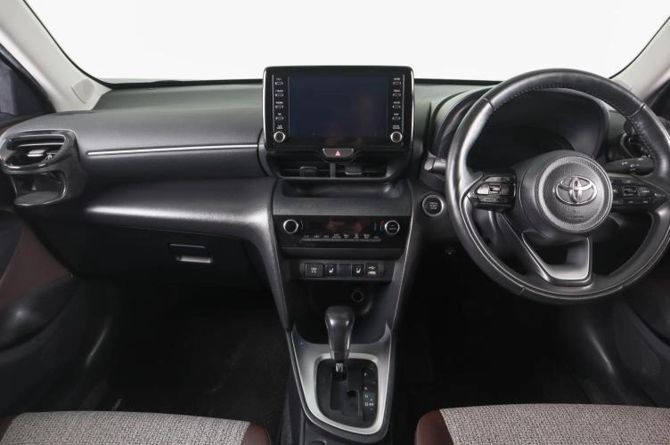 Toyota Yaris Cross 13 из 24