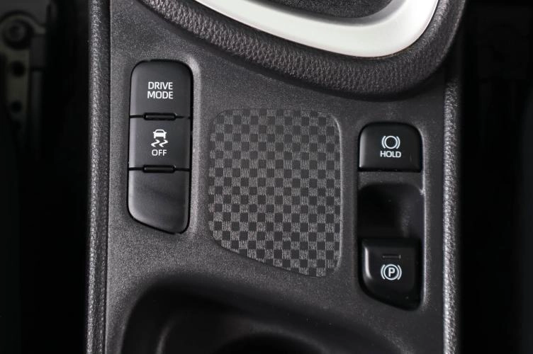 Toyota Yaris Cross 21 из 24