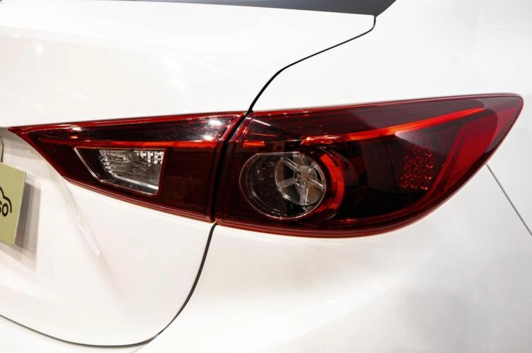 Mazda Axela 9 из 26