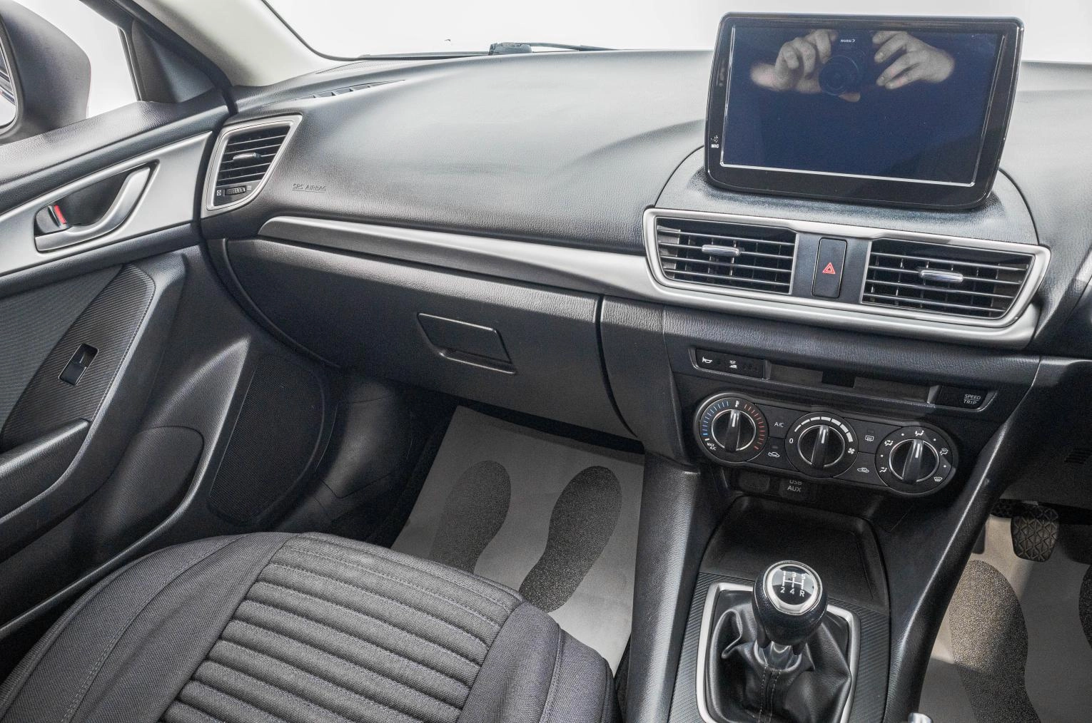 Mazda Axela 22 из 26