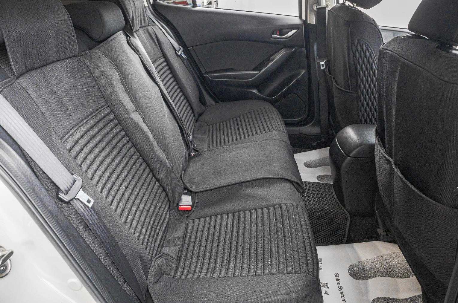 Mazda Axela 25 из 26