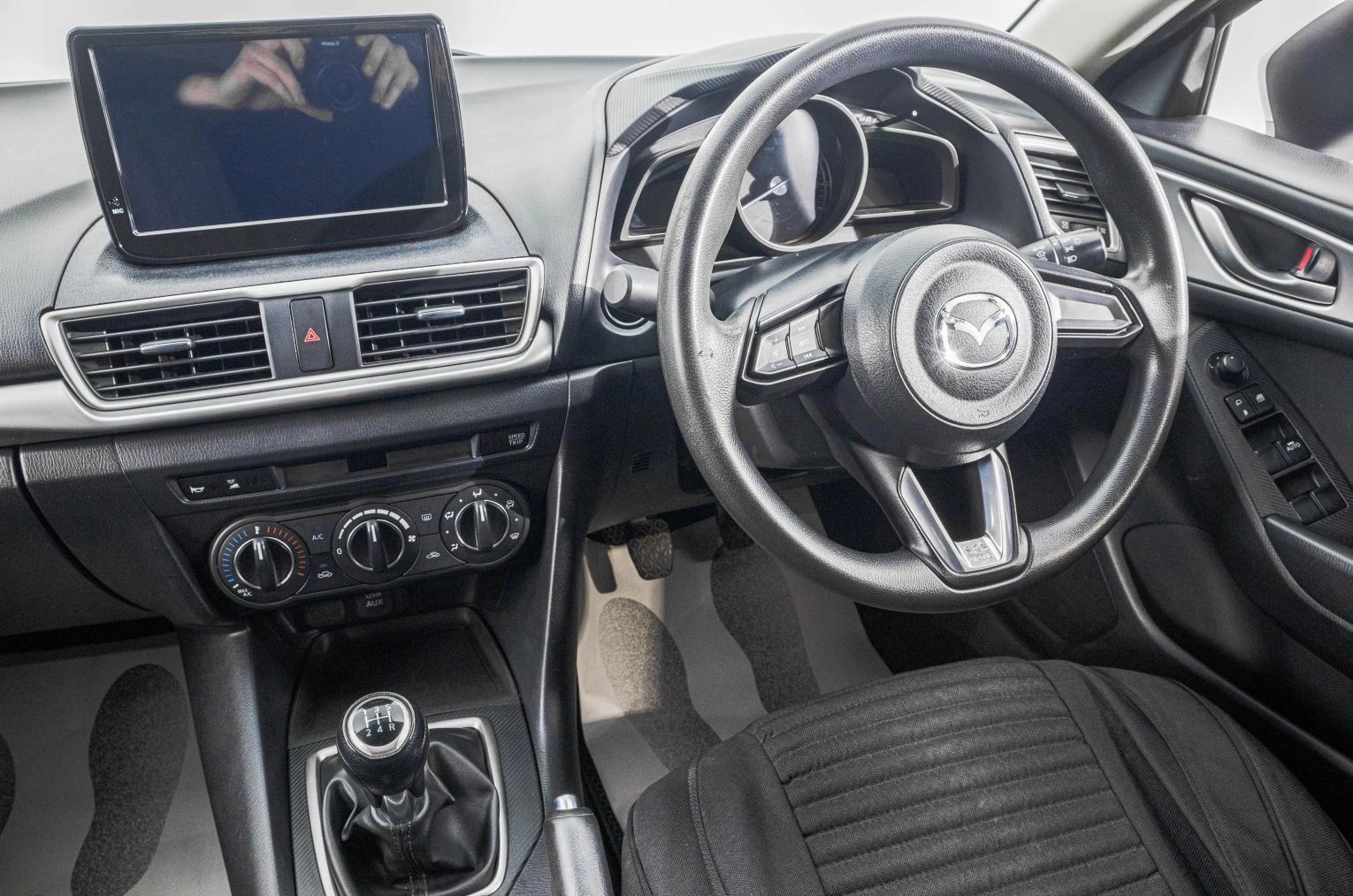 Mazda Axela 16 из 26