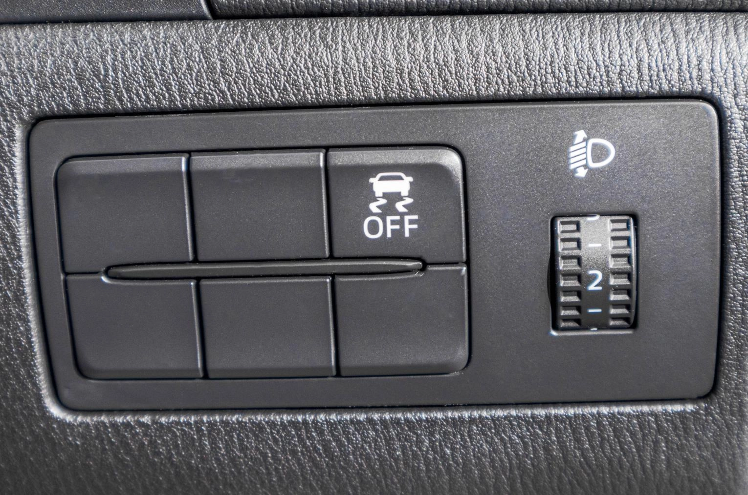 Mazda Axela 13 из 26