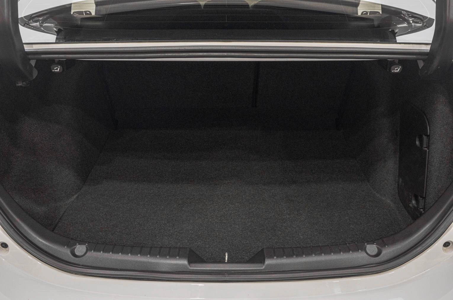 Mazda Axela 26 из 26