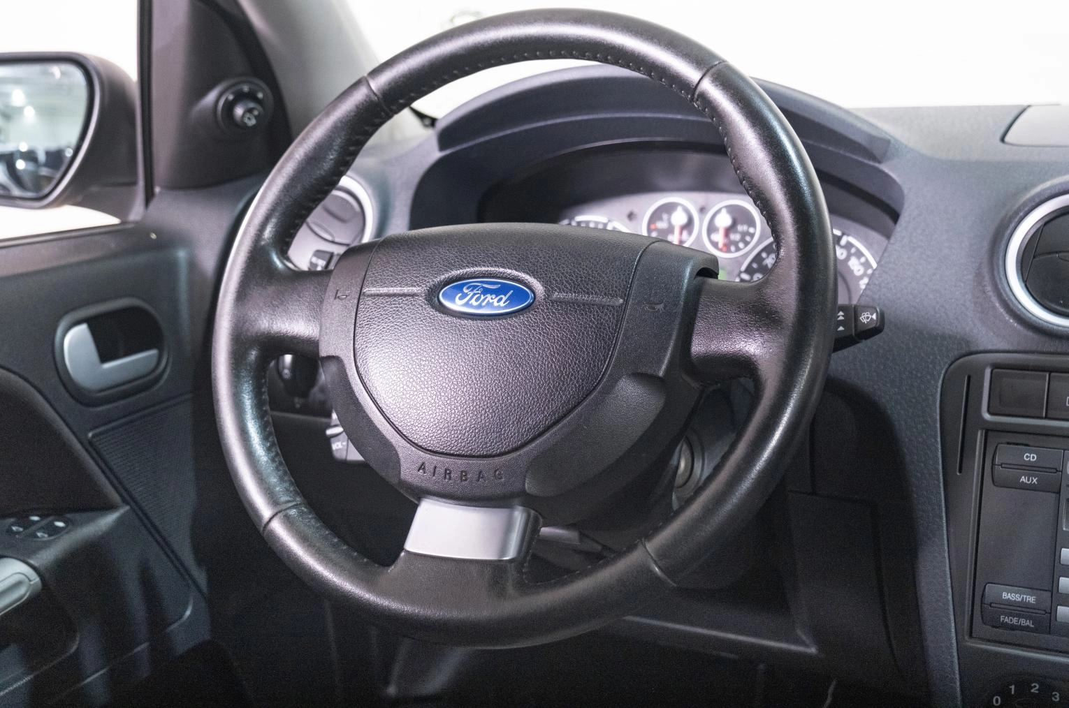 Ford Fusion 7 из 21