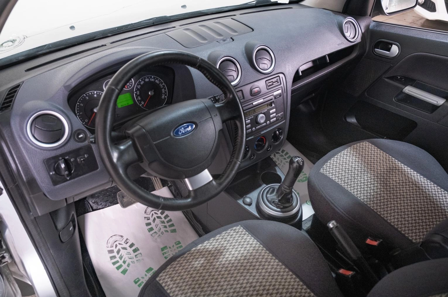 Ford Fusion 14 из 21