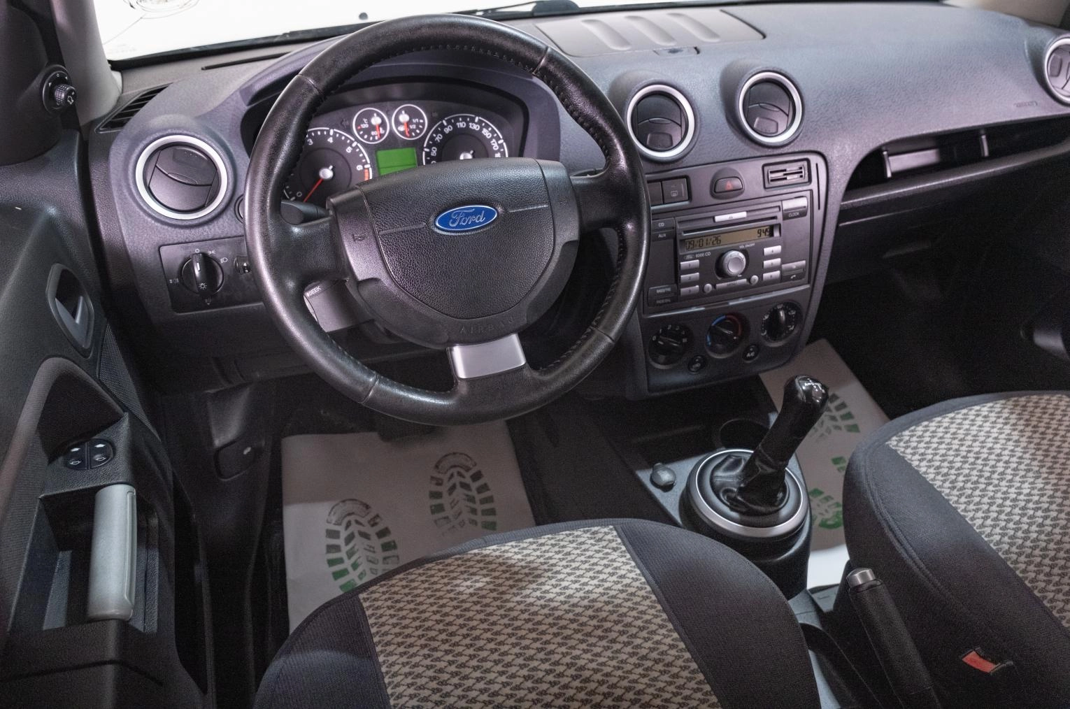 Ford Fusion 13 из 21