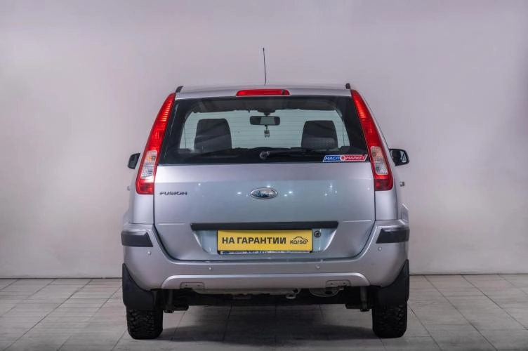 Ford Fusion 4 из 5