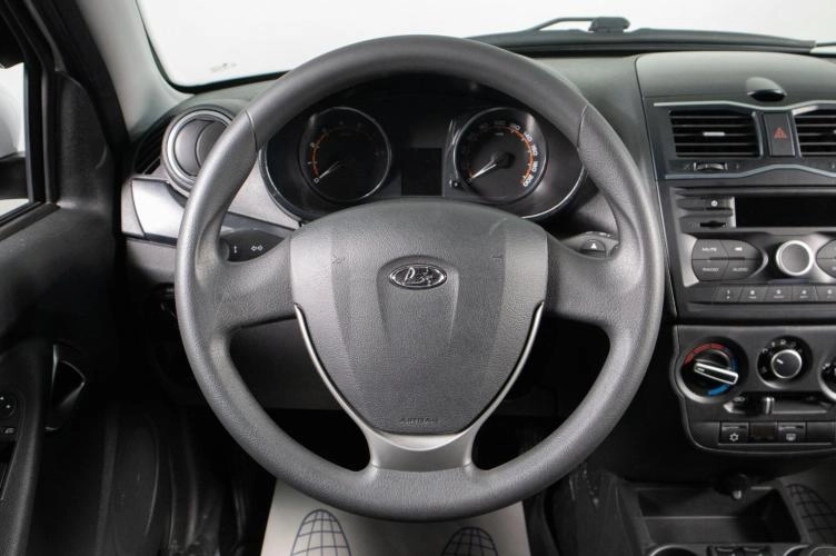 ВАЗ (LADA) Granta 11 из 17