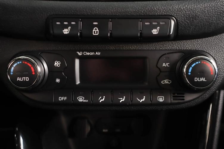 KIA cee'd 17 из 21