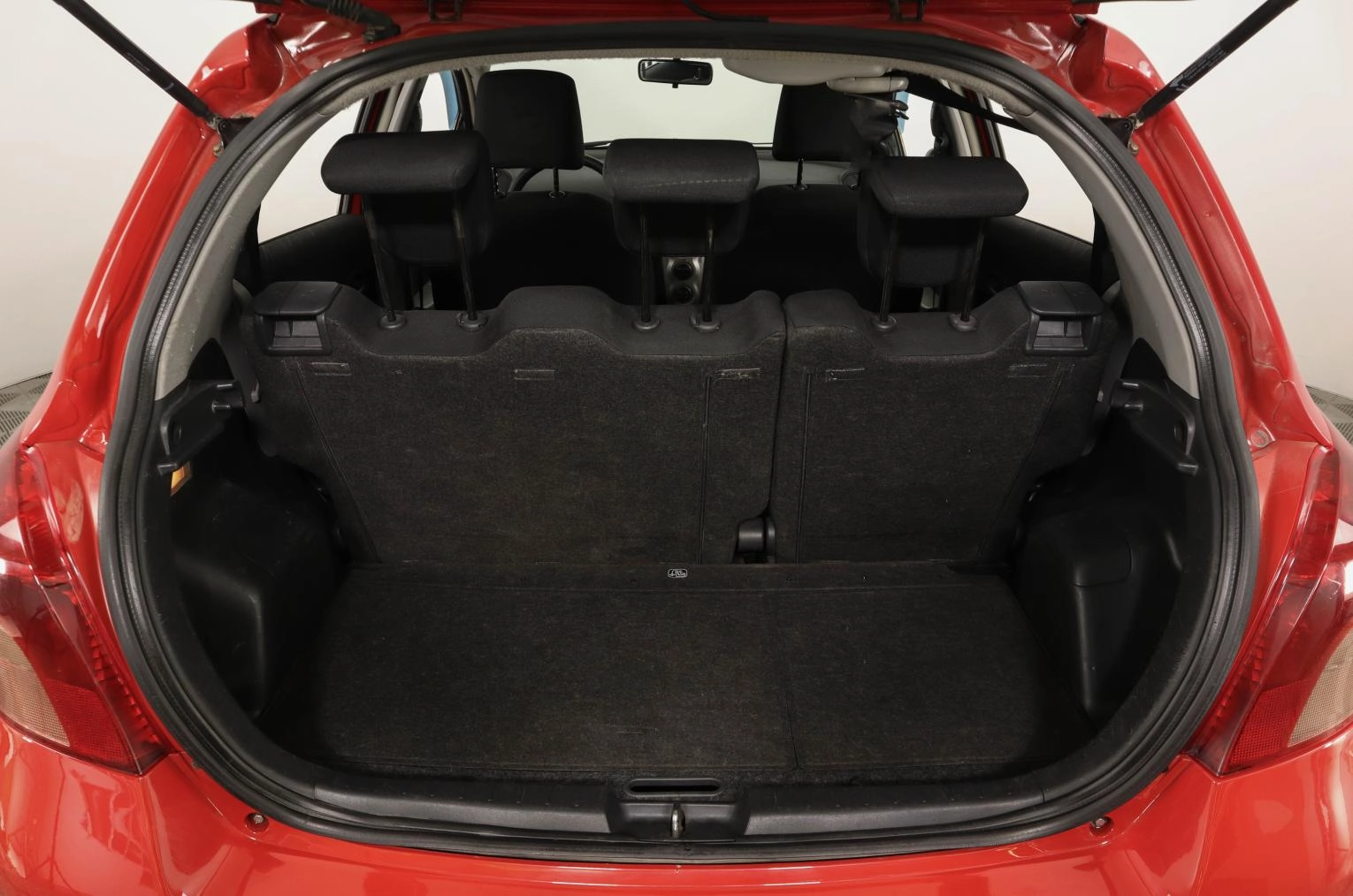 Toyota Yaris 7 из 23