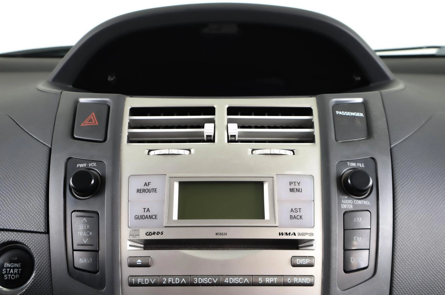 Toyota Yaris 17 из 23