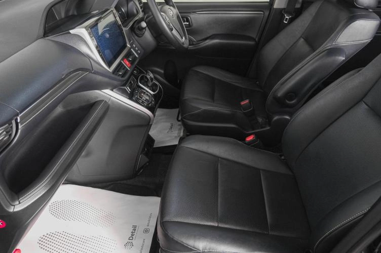 Toyota Esquire 8 из 23