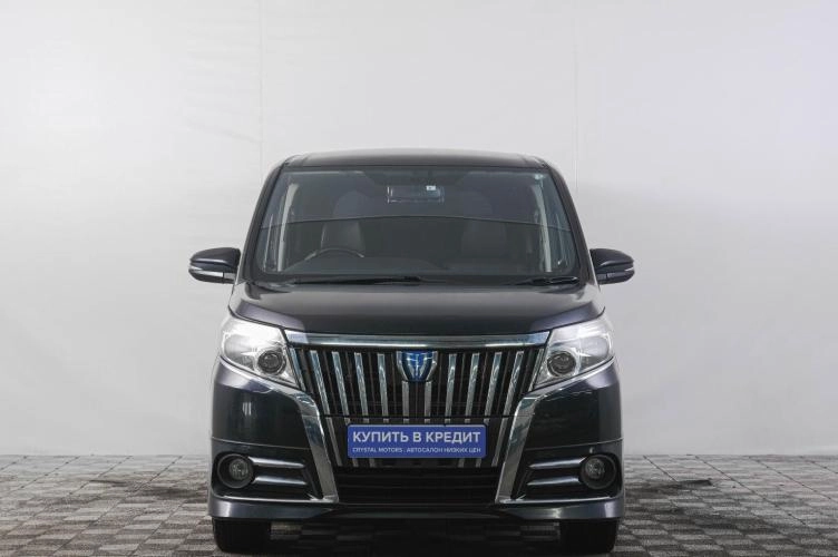 Toyota Esquire 2 из 5