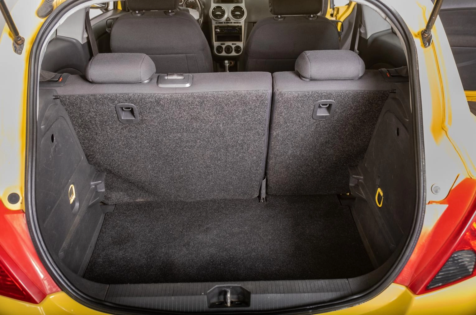 Opel Corsa 18 из 18
