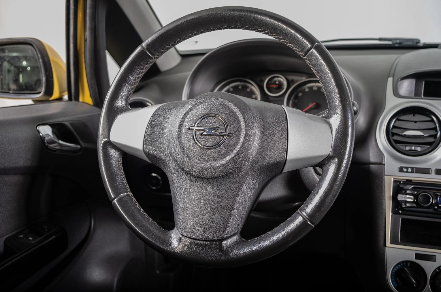 Opel Corsa 10 из 18