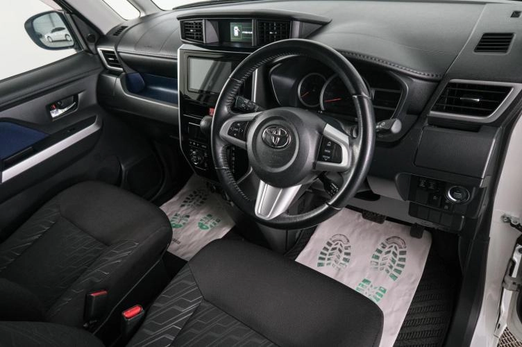Toyota Roomy 8 из 20