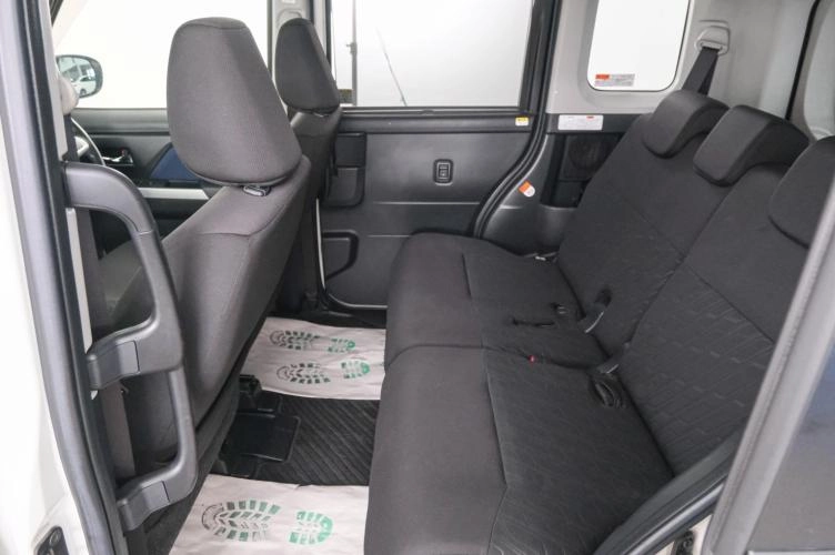 Toyota Roomy 18 из 20