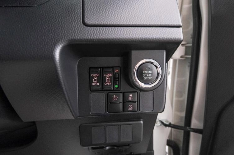 Toyota Roomy 17 из 20