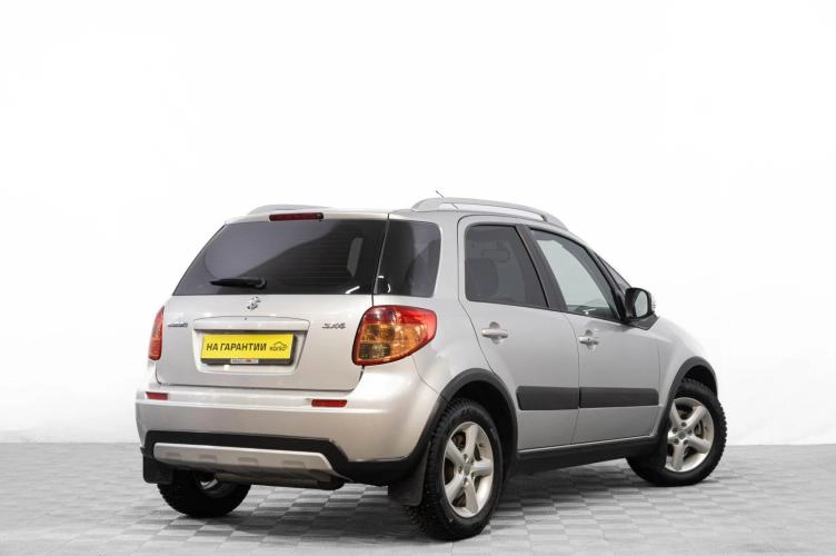 Suzuki SX4 4 из 5