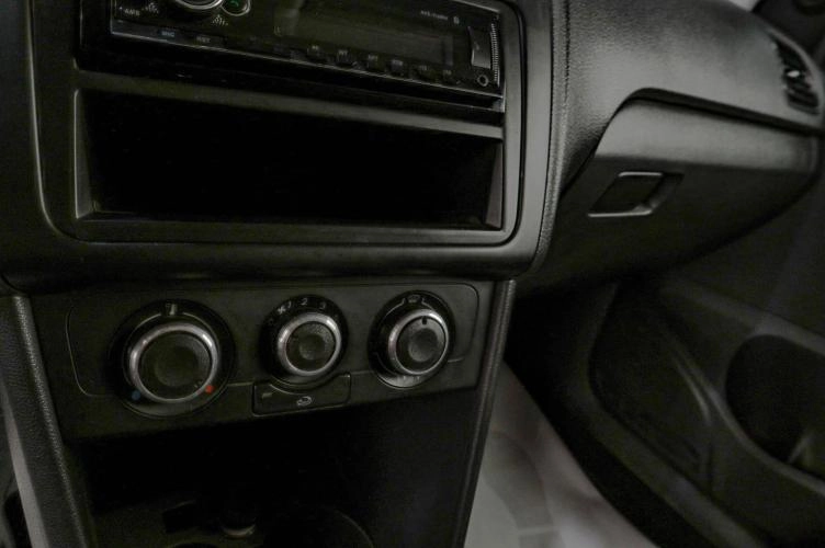 Volkswagen Polo 13 из 16