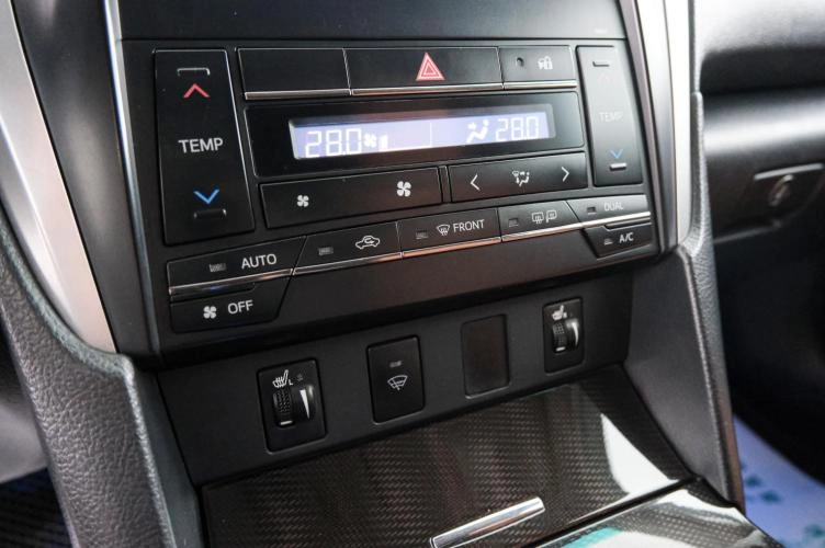 Toyota Camry 16 из 22