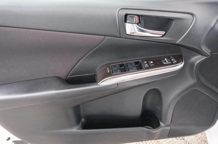 Toyota Camry 19 из 22