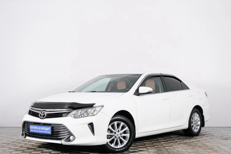 Toyota Camry 3 из 5