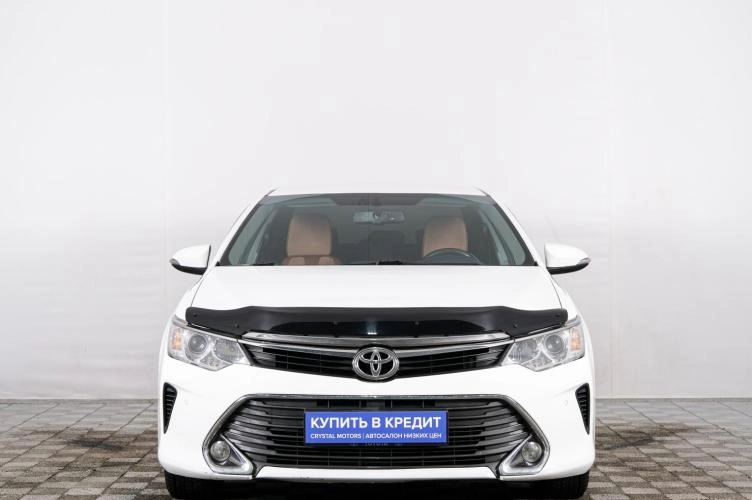 Toyota Camry 2 из 5