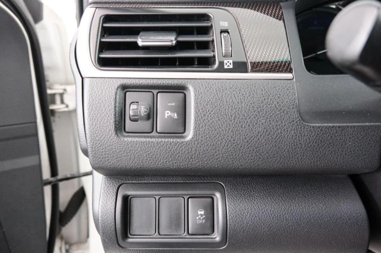 Toyota Camry 18 из 22