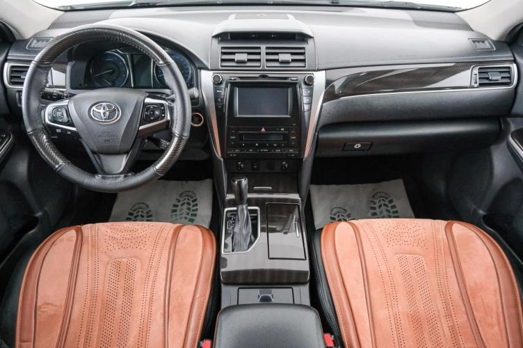 Toyota Camry 9 из 22