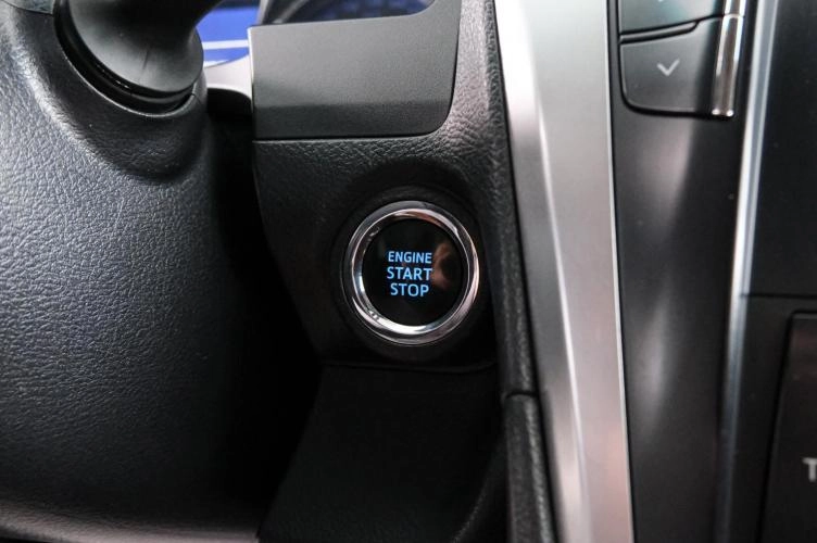 Toyota Camry 17 из 22