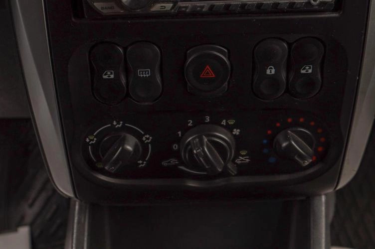 Nissan Almera 9 из 14