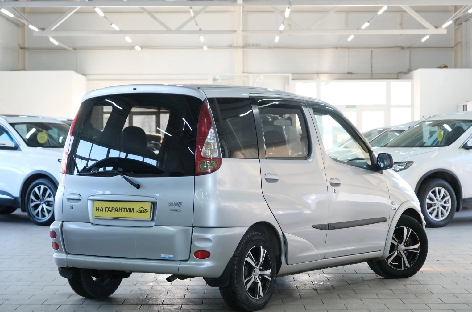Toyota Yaris Verso 6 из 21