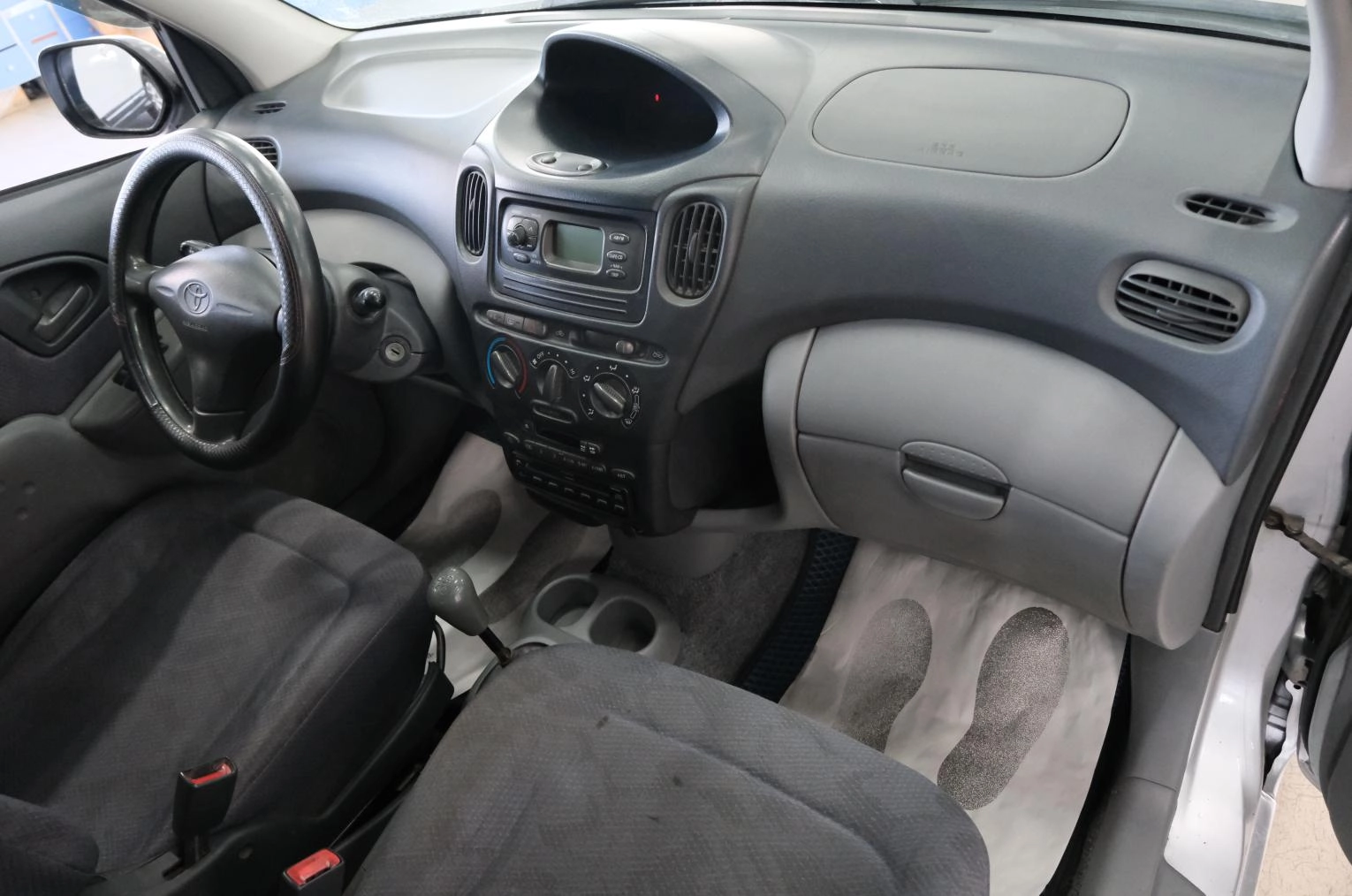 Toyota Yaris Verso 19 из 21