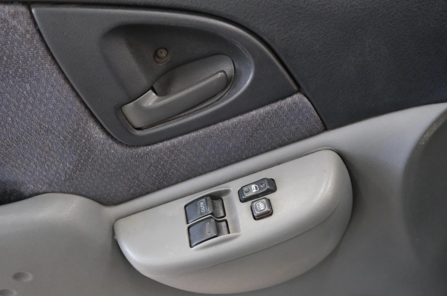 Toyota Yaris Verso 8 из 21