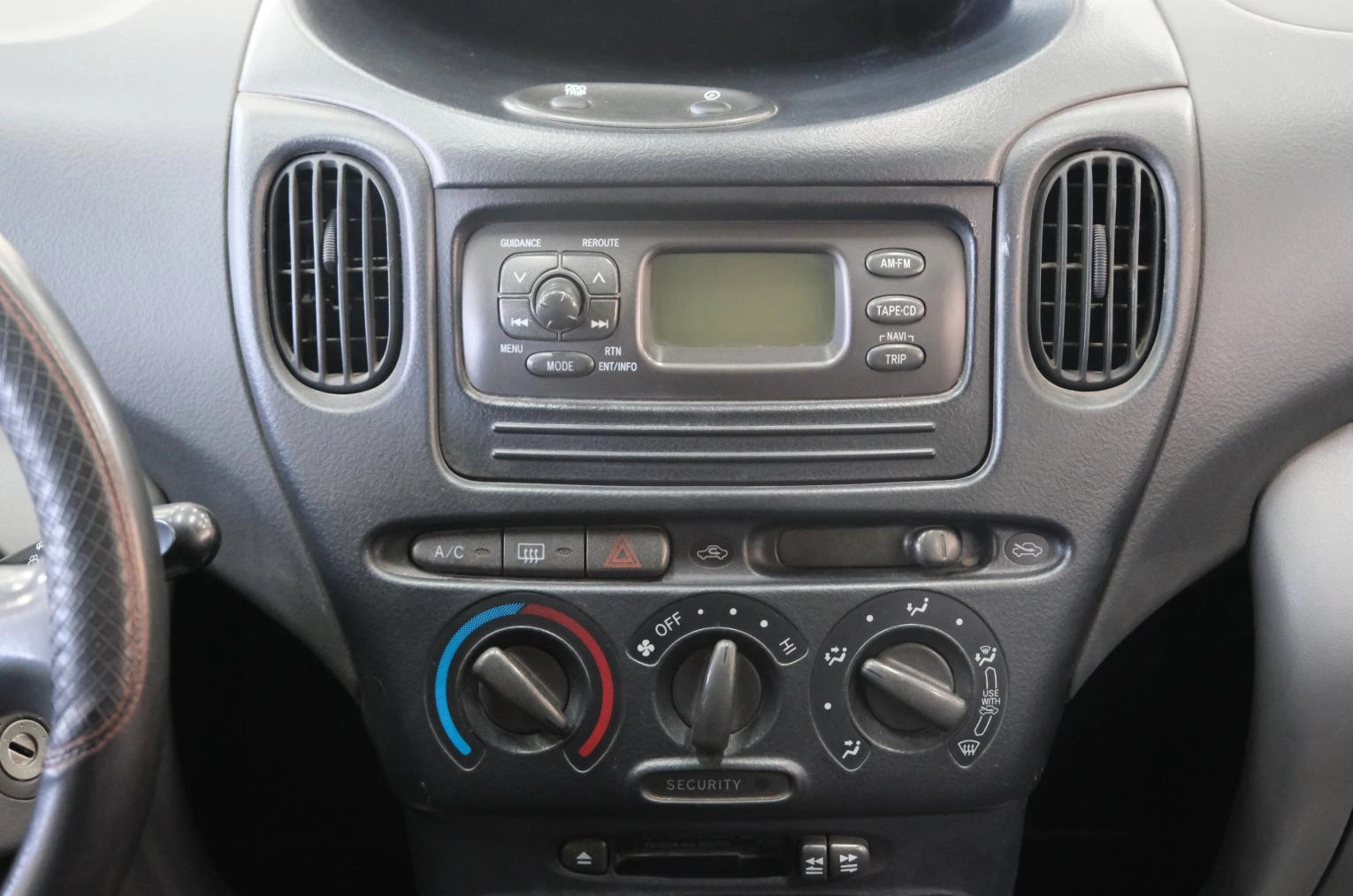 Toyota Yaris Verso 15 из 21