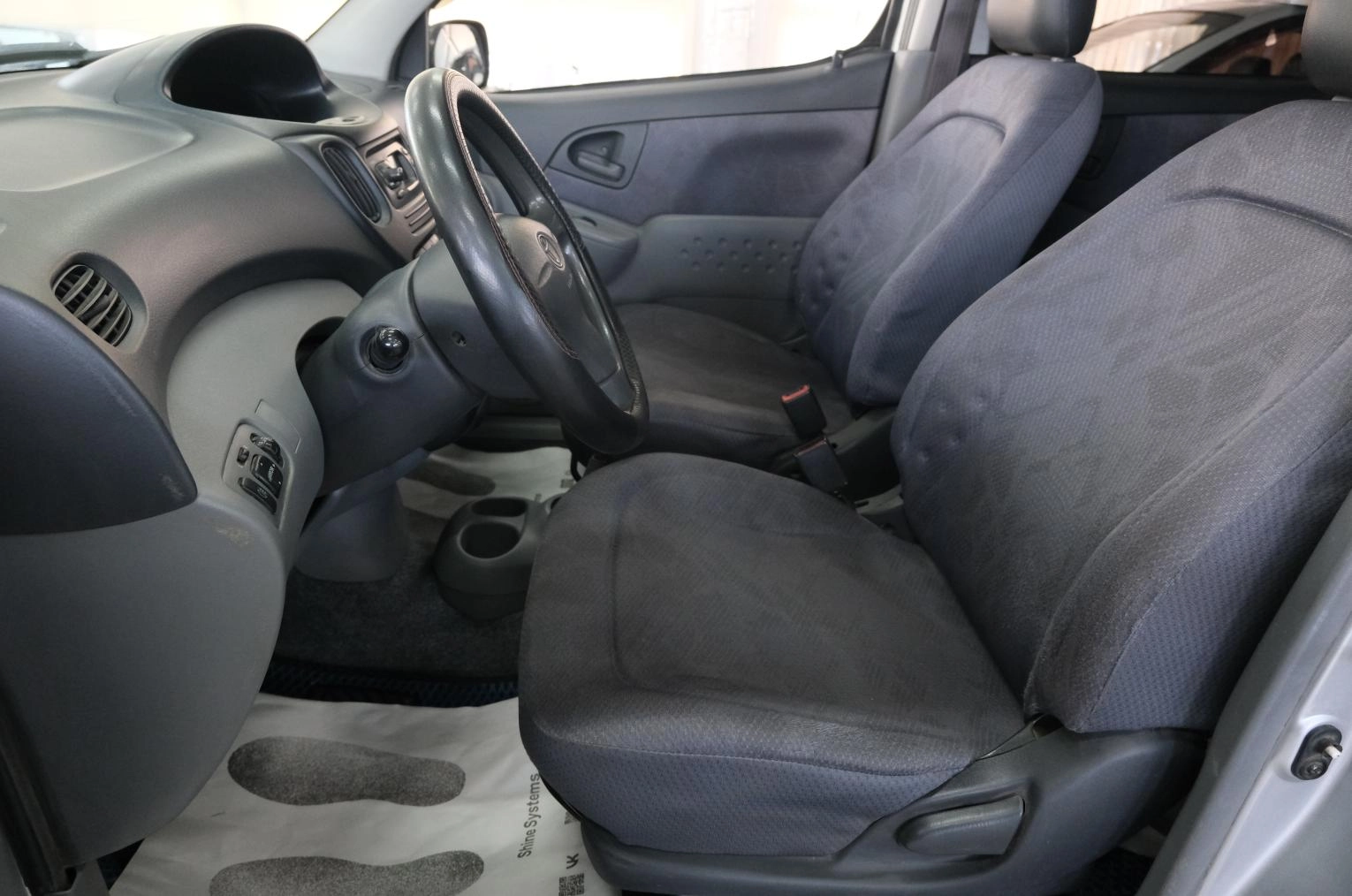 Toyota Yaris Verso 7 из 21