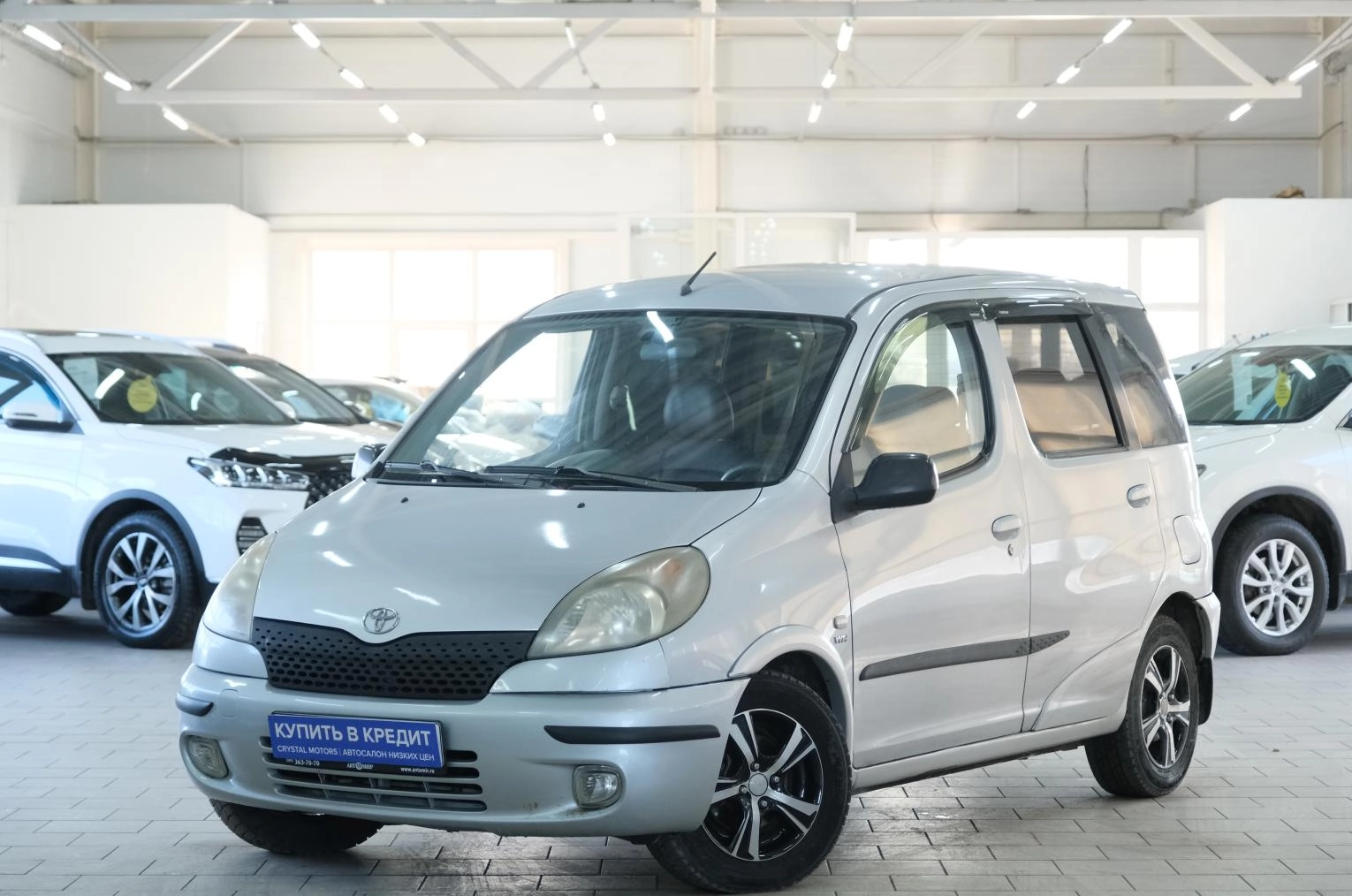 Toyota Yaris Verso 3 из 21