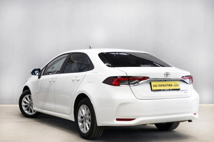 Toyota Corolla 4 из 5