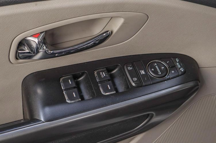 KIA Carnival 7 из 23