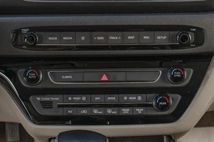 KIA Carnival 16 из 23