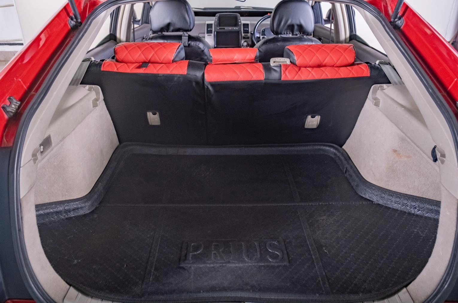 Toyota Prius 18 из 18